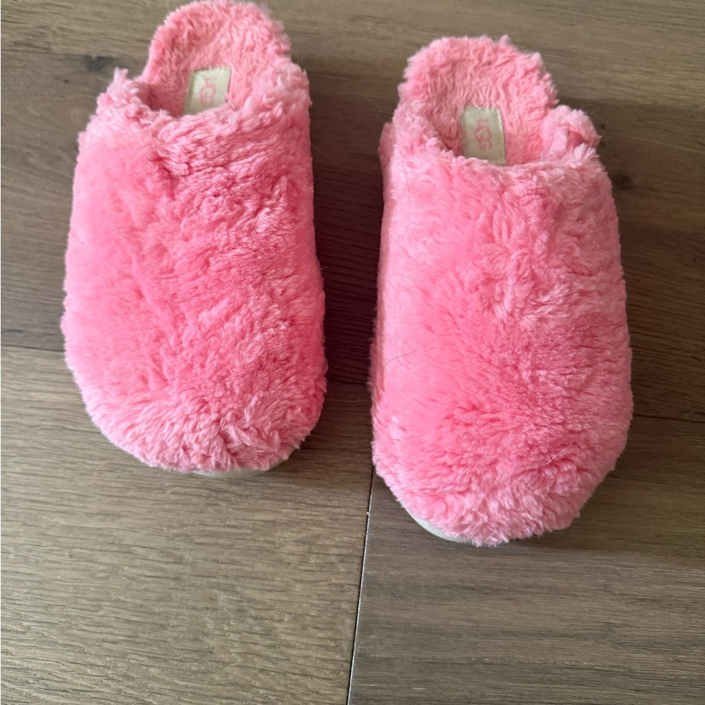 Ugg Cozy Pink Fuzzy Slippers slides